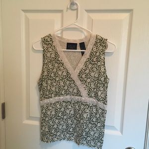 Sleeveless V-Neck